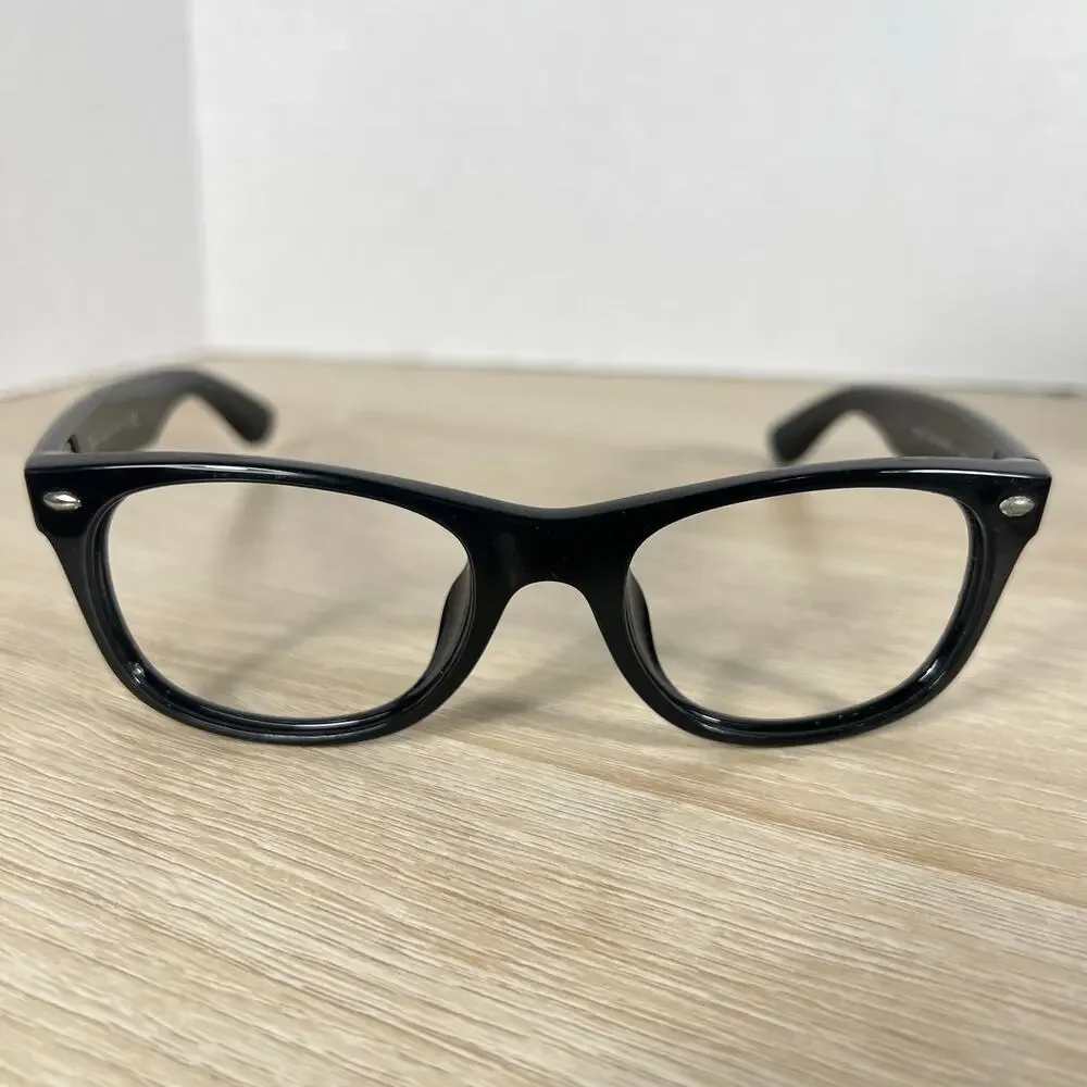Ray-Ban RB2132-F New Wayfarer 901 Sunglasses Polished Black Frames 52-18 Italy